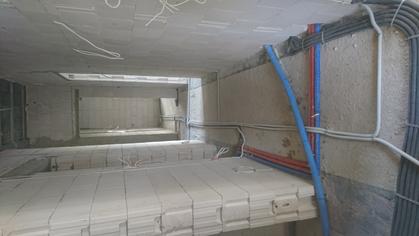 Nowa instalacja domu jednorodzinnego prowadzona podłogą 9